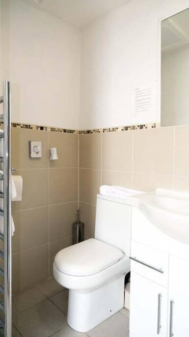 Seymour Townhouse By Serviced Living Apartment *
