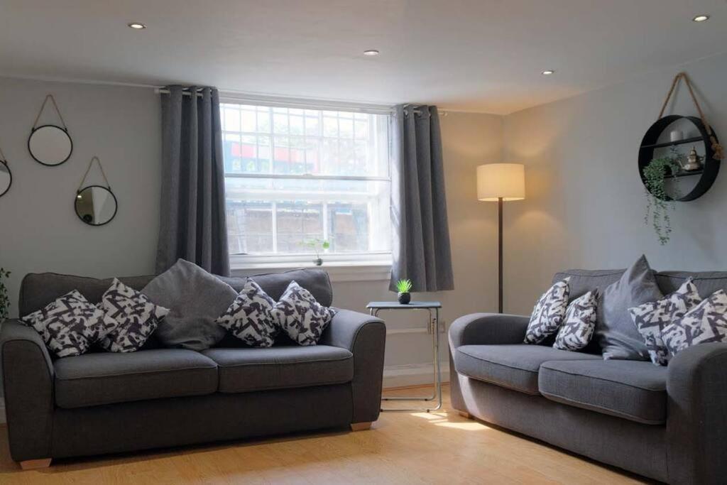 Seymour Townhouse By Serviced Living * Liverpool
